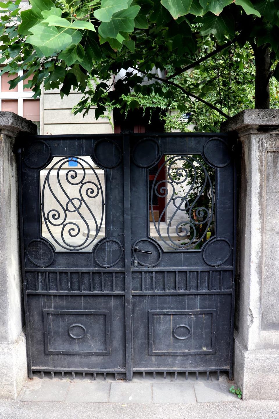 Facade/entrance