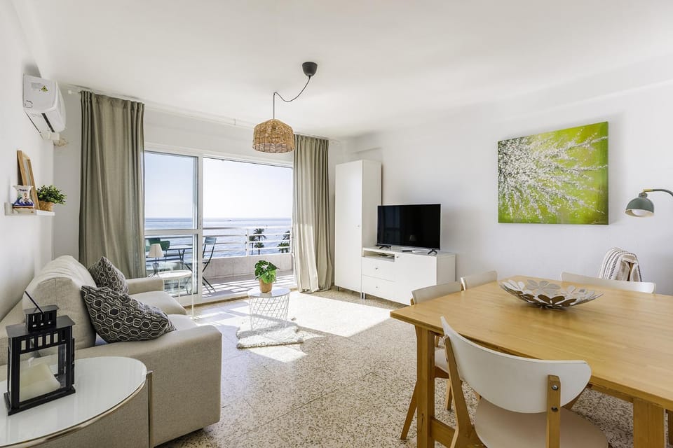 A&N Beachfront Sea View Studio with Terrace Apartment in Torre del Mar