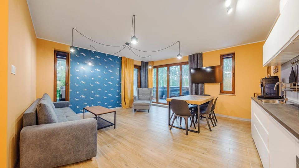 TV and multimedia, Kitchen or kitchenette, Living room, Seating area, Dining area