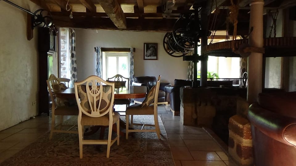 Living room, Dining area
