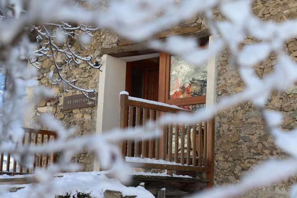 Property building, Facade/entrance, Winter