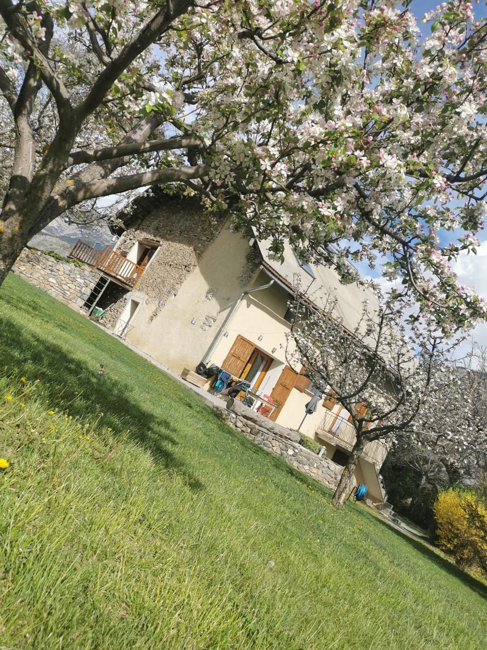 Chambres d'hôtes Les Peschiers Bed and Breakfast in Provence-Alpes-Côte d'Azur