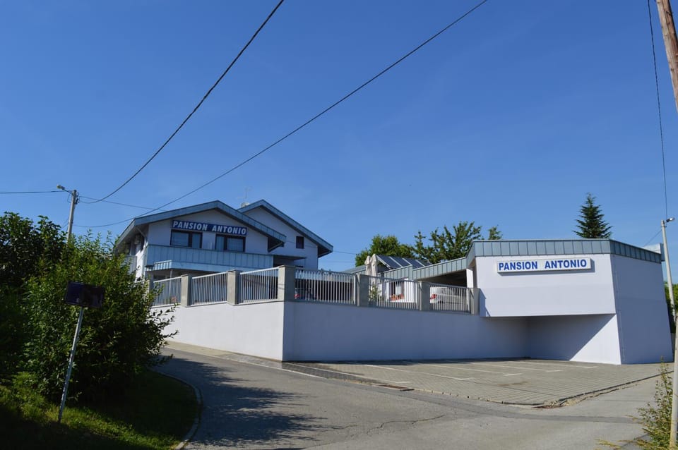 Spring, On site, Street view