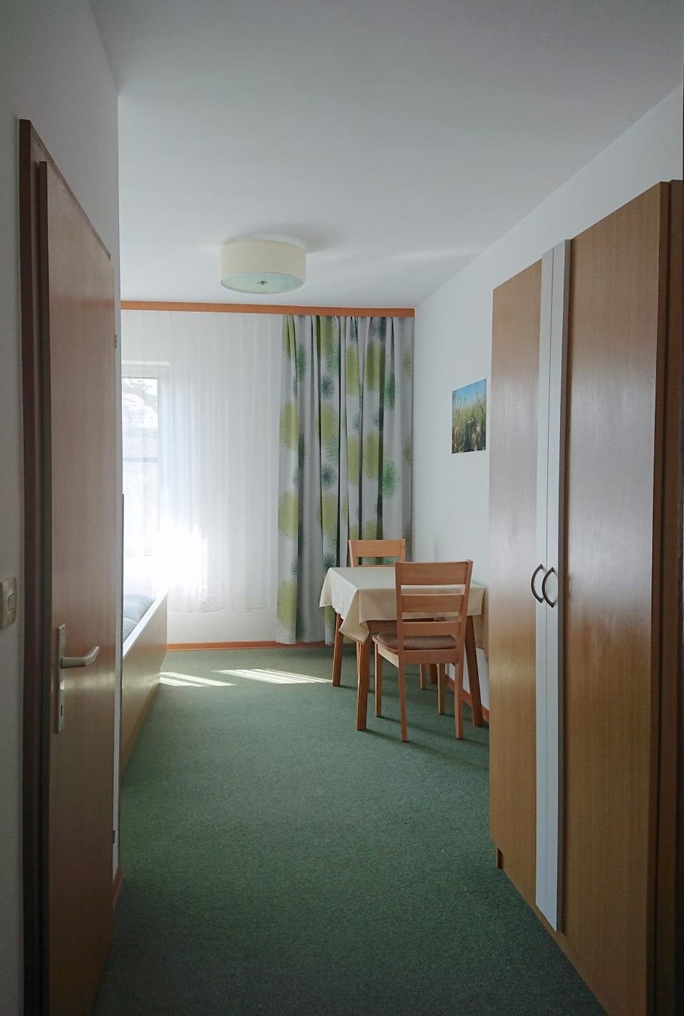 Photo of the whole room, Seating area