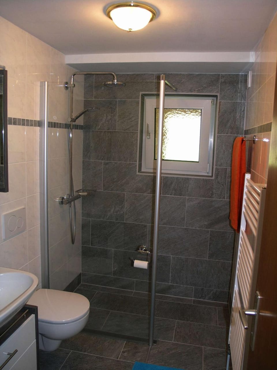 Bathroom, Photo of the whole room