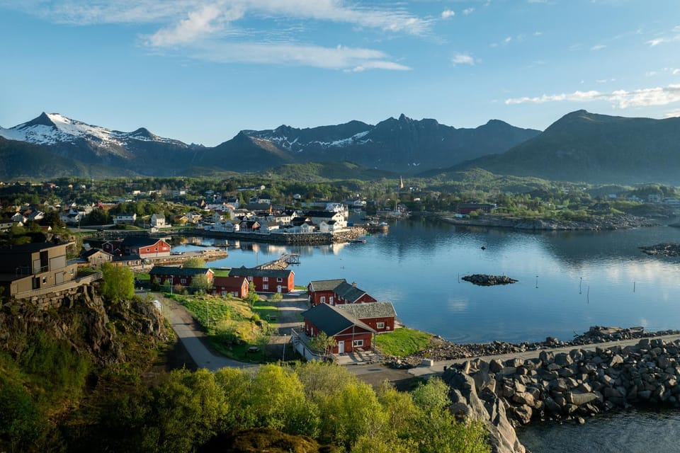 Property building, Nearby landmark, Day, Natural landscape, Bird's eye view, Summer, On site, Mountain view, Sea view