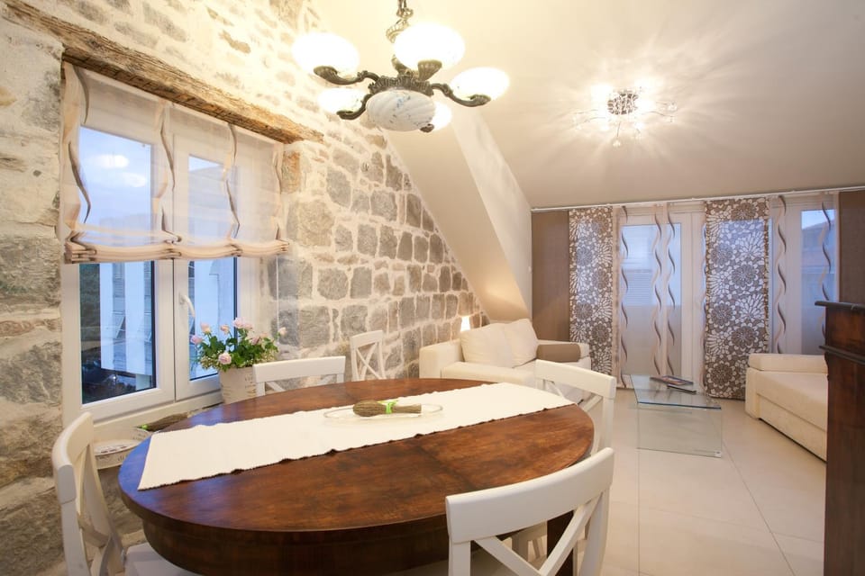 Other, Dining area, Food, Drinks