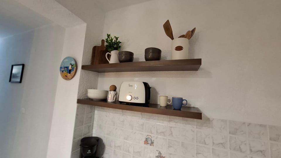 Coffee/tea facilities, Kitchen or kitchenette