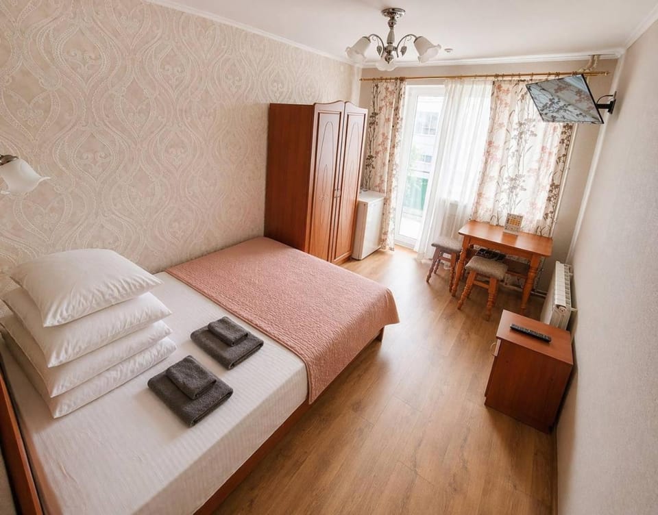 Bed, Photo of the whole room, Bedroom, towels, wardrobe