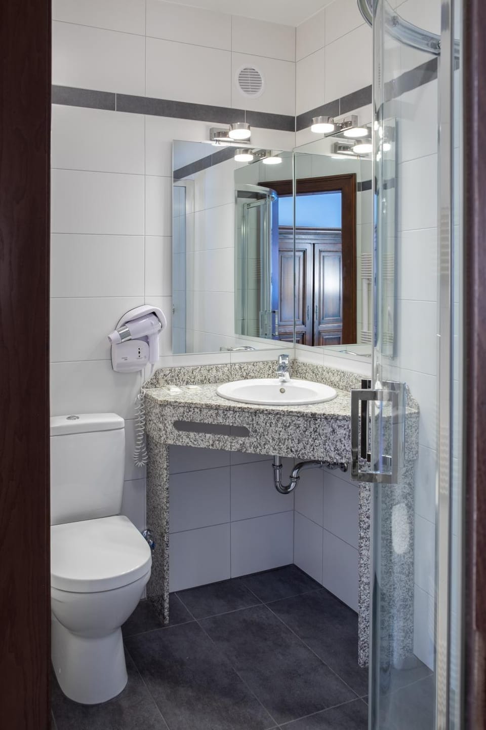 Shower, Toilet, Bathroom, heating