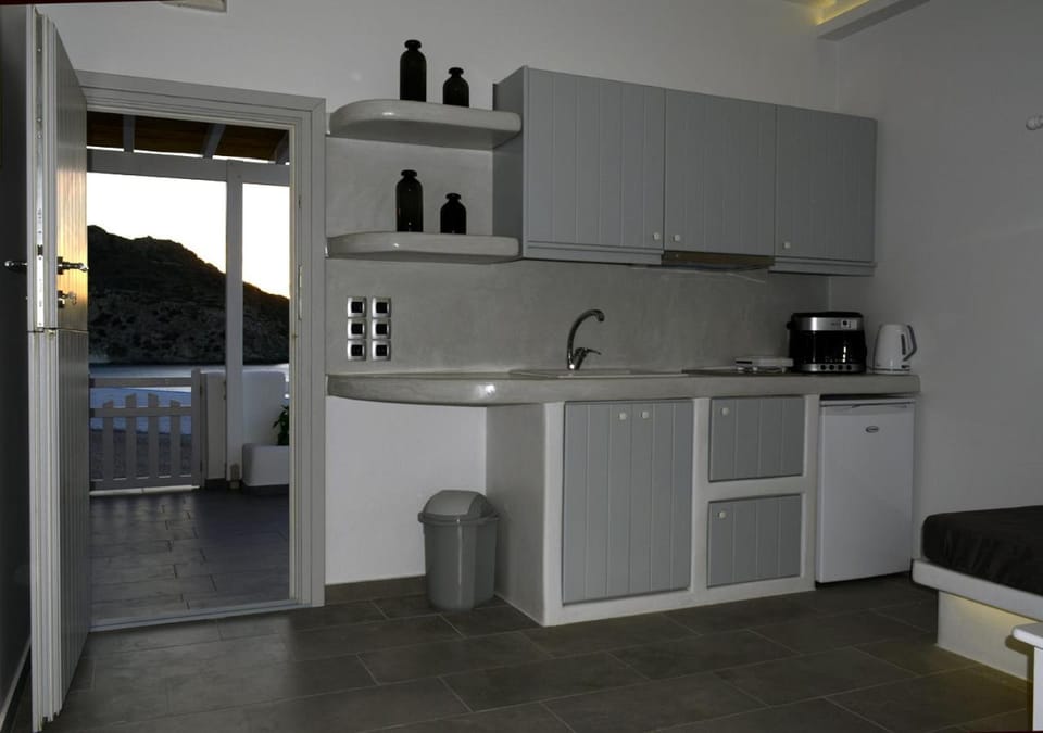 Seashell Mandrakia Sea view House in Milos