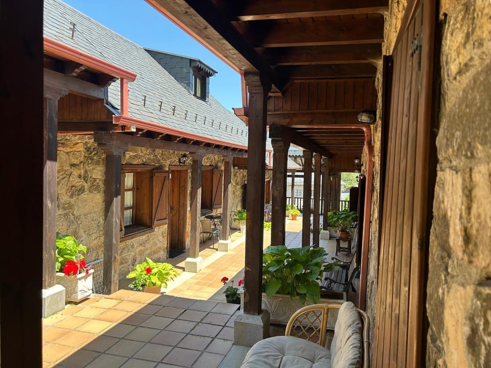 Alojamientos Rurales El Fontano Country House in Senabria