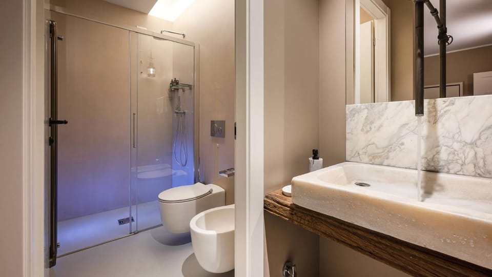 Shower, Toilet, Bathroom