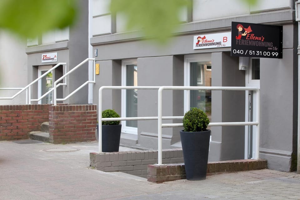 Property building, Facade/entrance