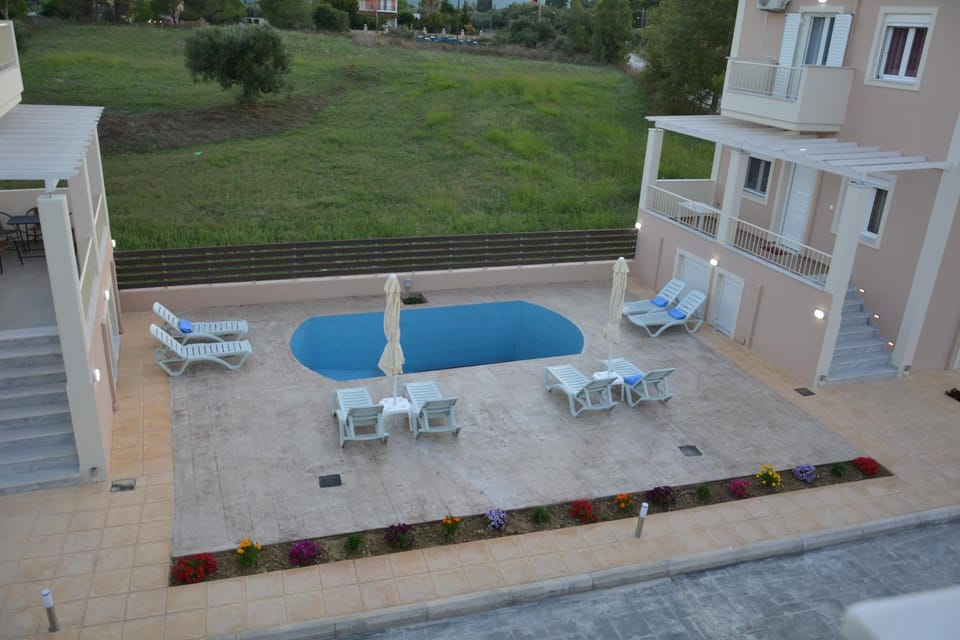 Swimming pool, Swimming pool