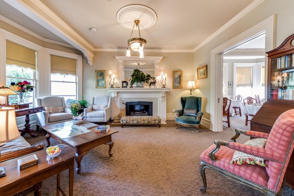 Living room, Seating area, flat iron