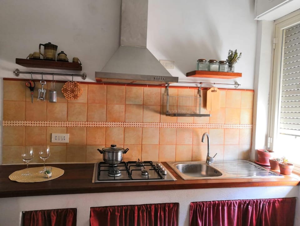 Kitchen or kitchenette
