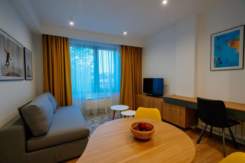 Living room, Dining area