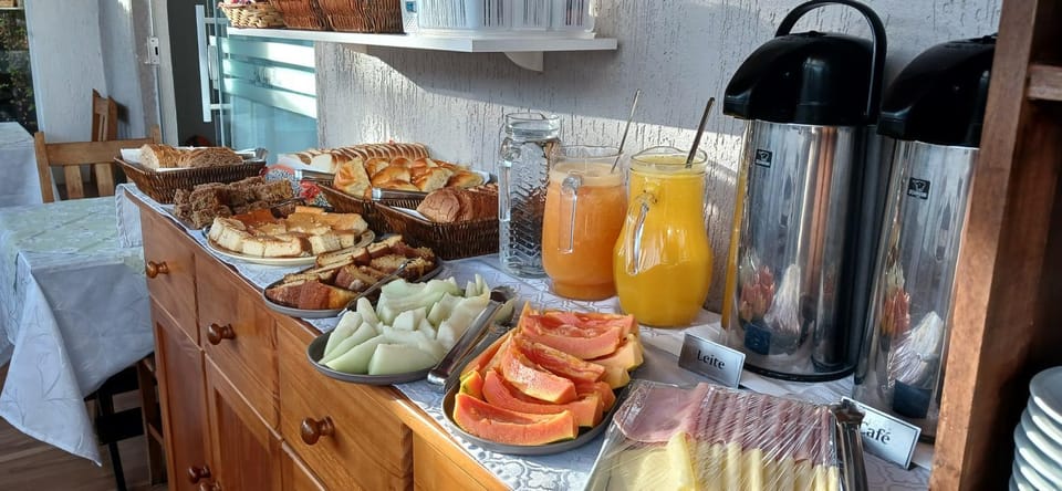 Breakfast, Continental breakfast, Buffet breakfast