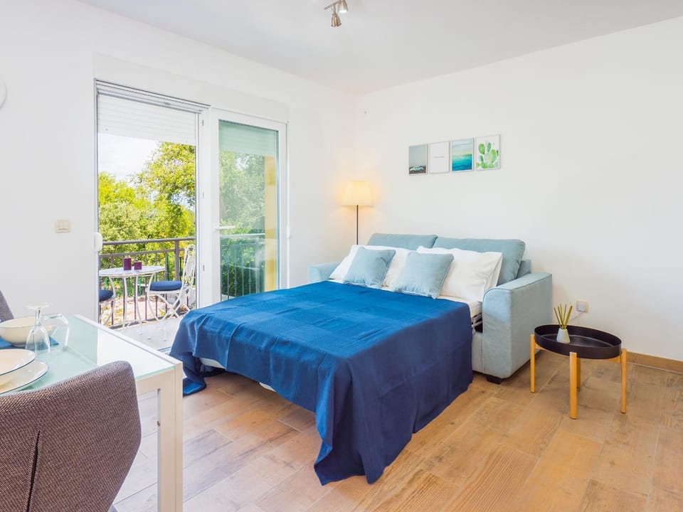 View (from property/room), Balcony/Terrace, Living room