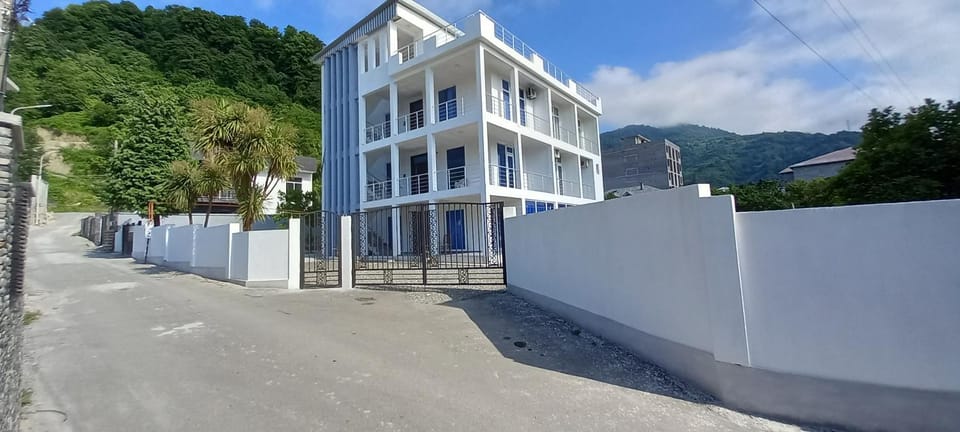Property building, Facade/entrance