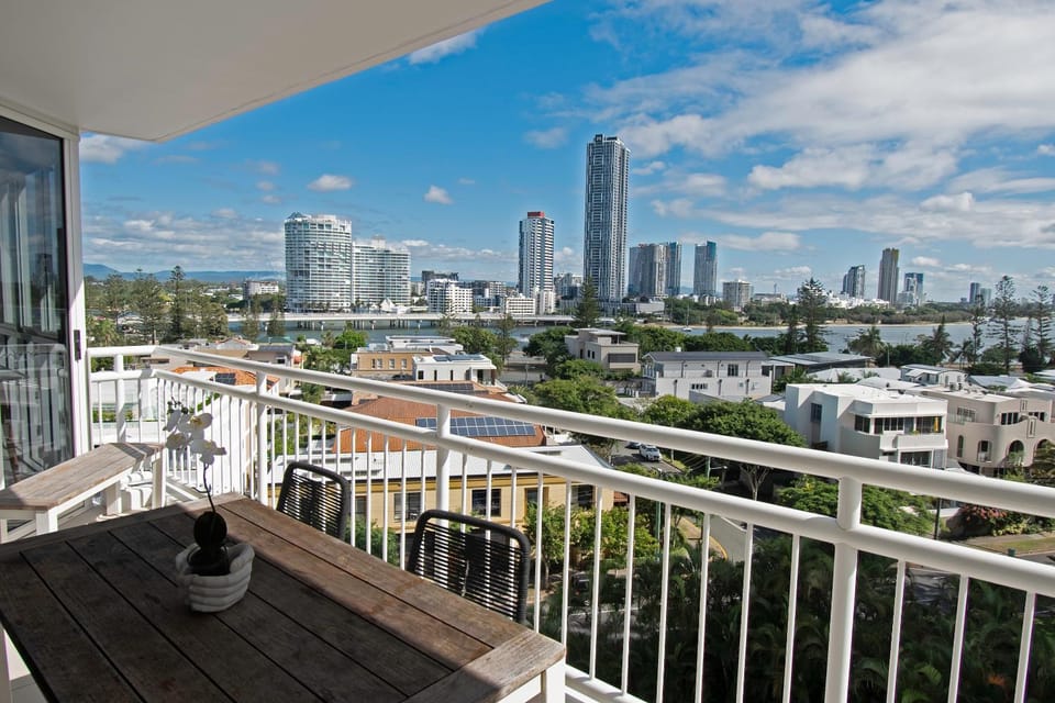 View (from property/room), Balcony/Terrace, City view
