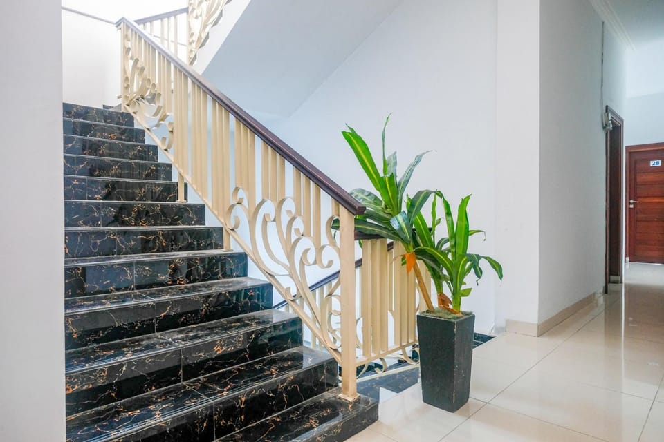 RedDoorz near Hermes Place Polonia Medan Bed and Breakfast in Indonesia