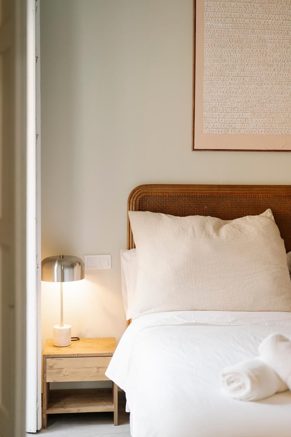 Bed, Photo of the whole room, Bedroom, towels