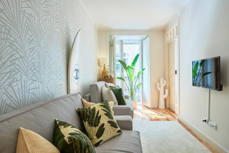Communal lounge/ TV room, People, Property logo or sign, View (from property/room), Other, Other, Photo of the whole room, Decorative detail, Decorative detail, Logo/Certificate/Sign, Text overlay, City view, Landmark view, Street view
