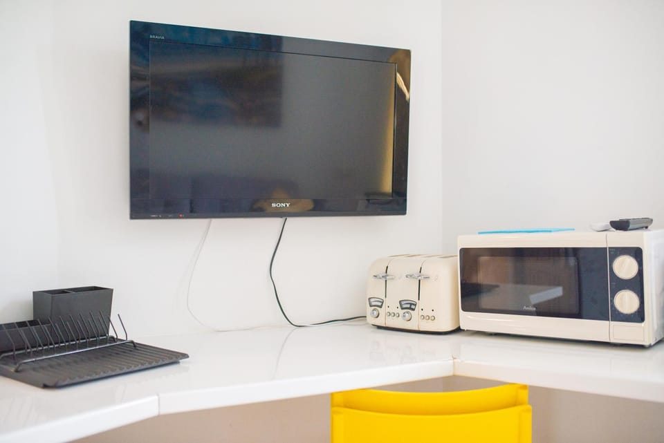TV and multimedia, microwave, toaster