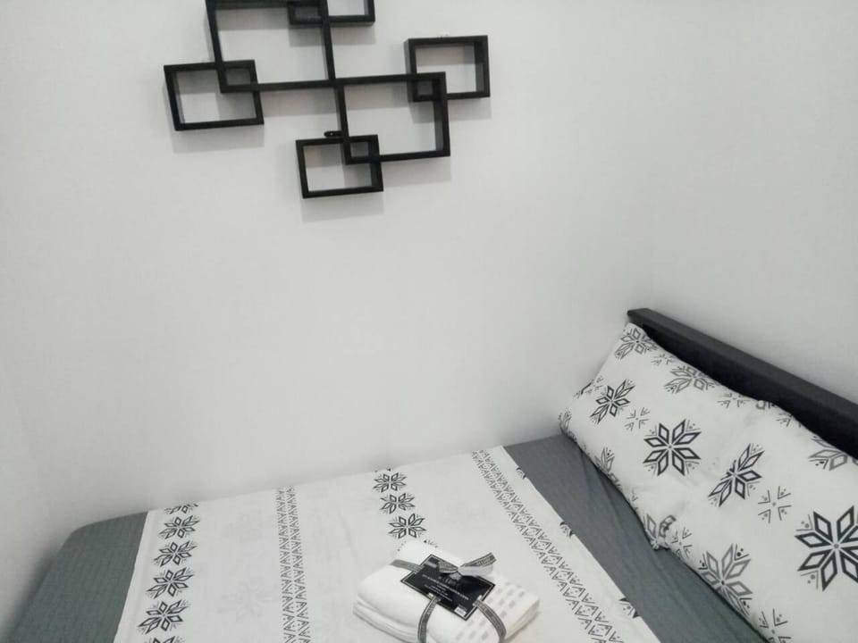 Flat NAIA Manila Chateau Elysee pool view Apartment in Paranaque