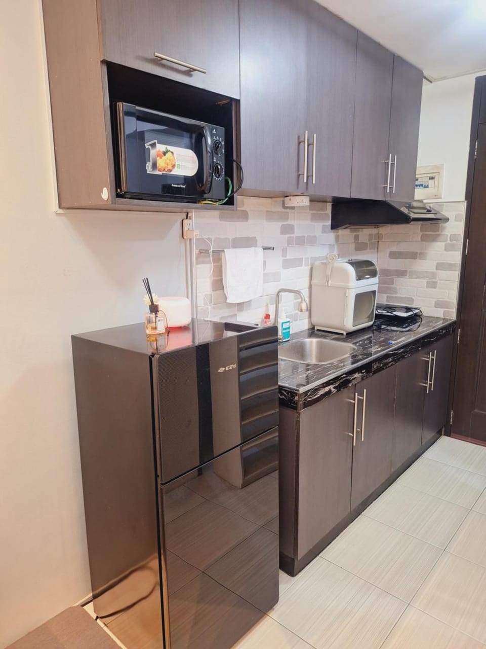 Flat NAIA Manila Chateau Elysee pool view Apartment in Paranaque
