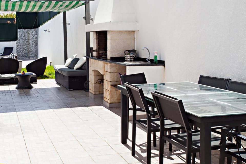 BBQ facilities, Dining area