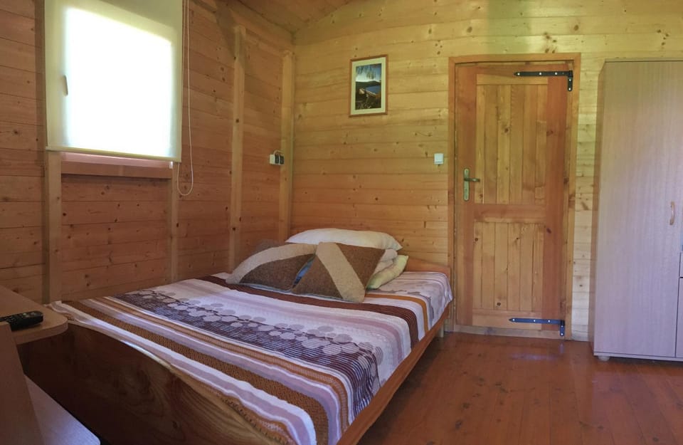 Bed, Seating area, Bedroom