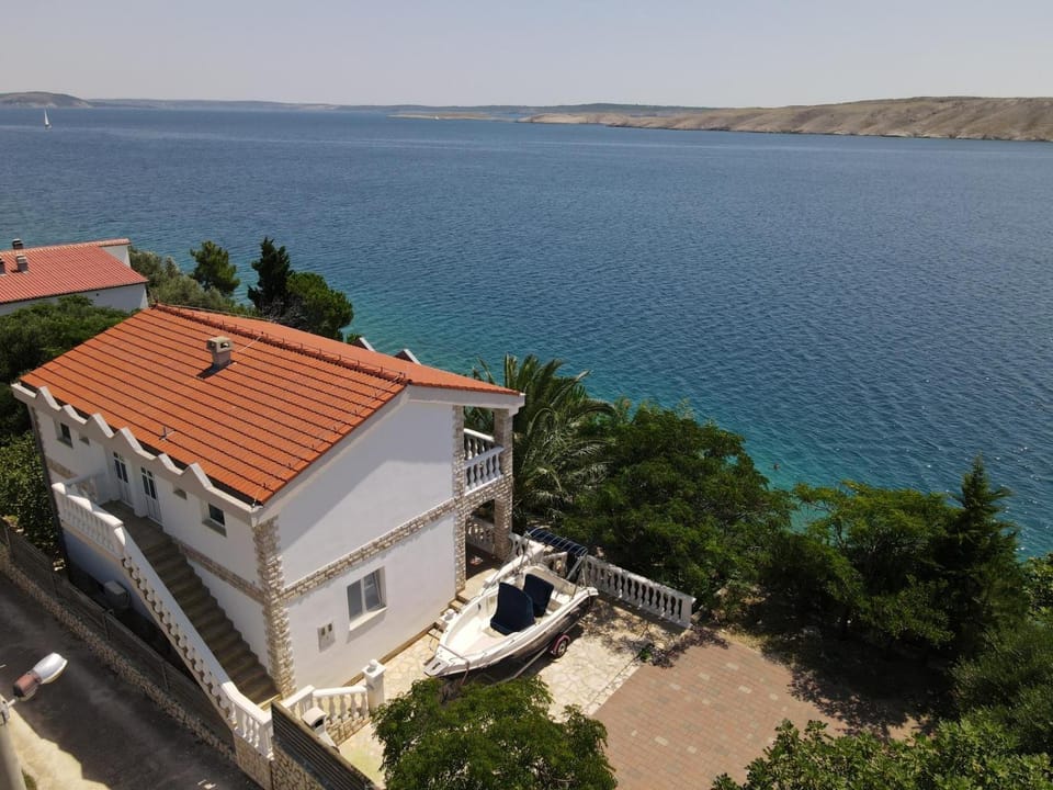 Apartments Horvat on Island Pag Apartment in Zadar County