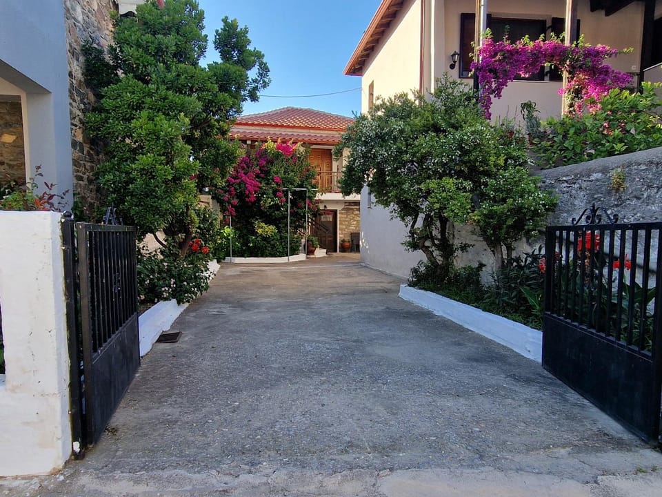 Patio, Parking