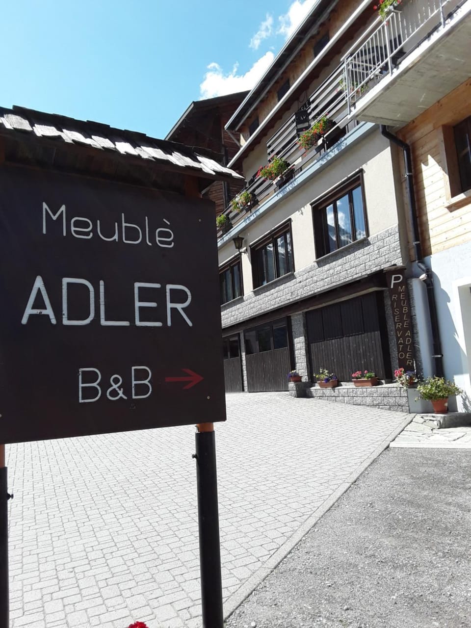 Facade/entrance, Property logo or sign