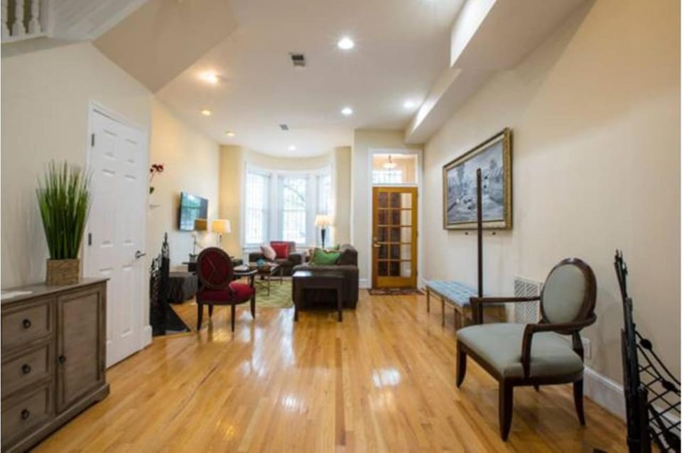 Convention Center/Logan Circle Large Cozy House. House in District of Columbia