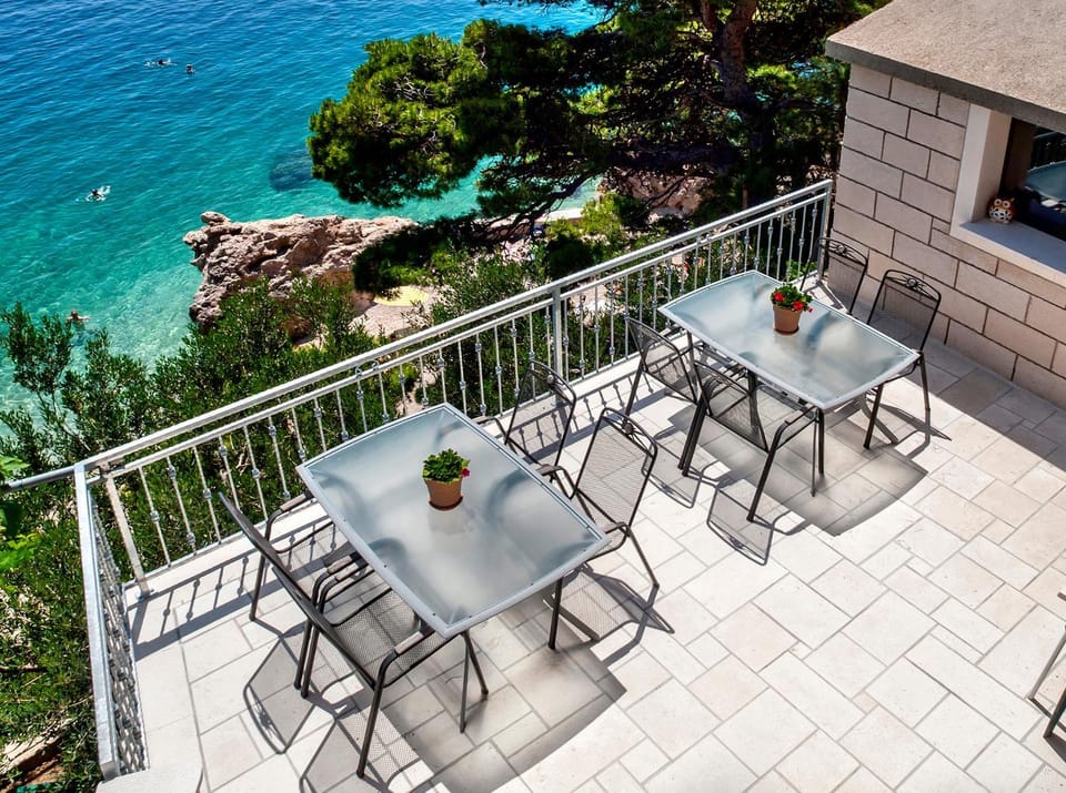 Natural landscape, BBQ facilities, View (from property/room), Balcony/Terrace, Seating area, Sea view