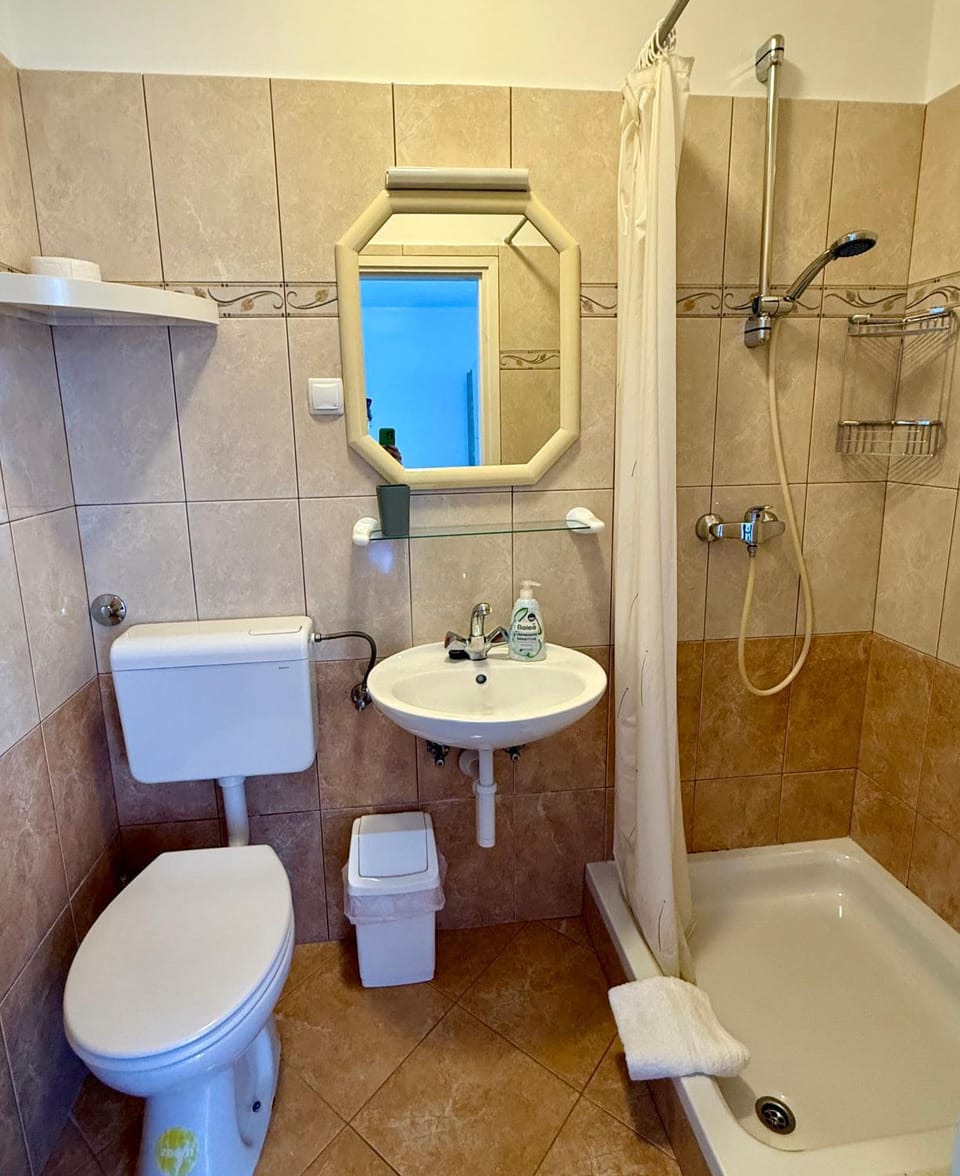 Apartments and rooms Krstina Bed and Breakfast in Supetarska Draga