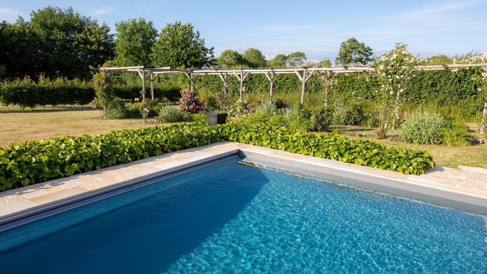 Swimming pool, Swimming pool