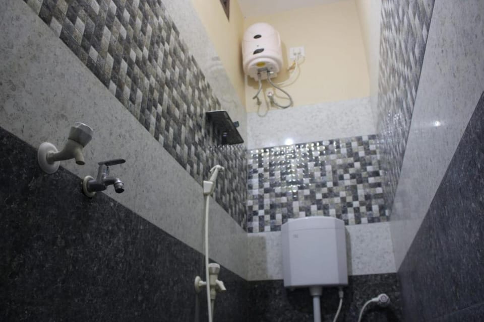 Selvalakshmi Restaurant and Lodge Hotel in Tamil Nadu