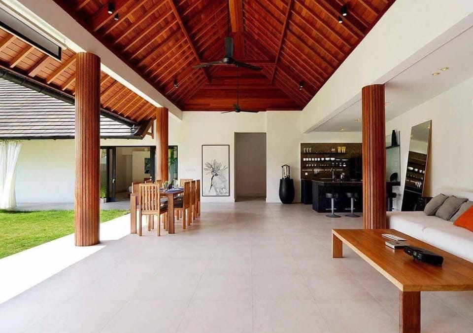 Toilet, Patio, TV and multimedia, Coffee/tea facilities, Living room, Seating area, Dining area