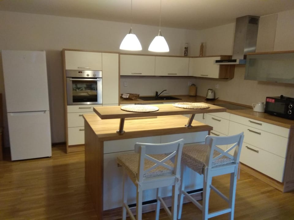Coffee/tea facilities, Kitchen or kitchenette, Dining area, dishwasher, minibar, pet friendly, stove