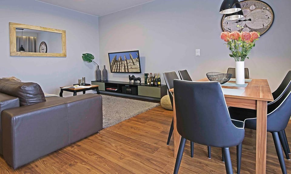 TV and multimedia, Living room, Dining area