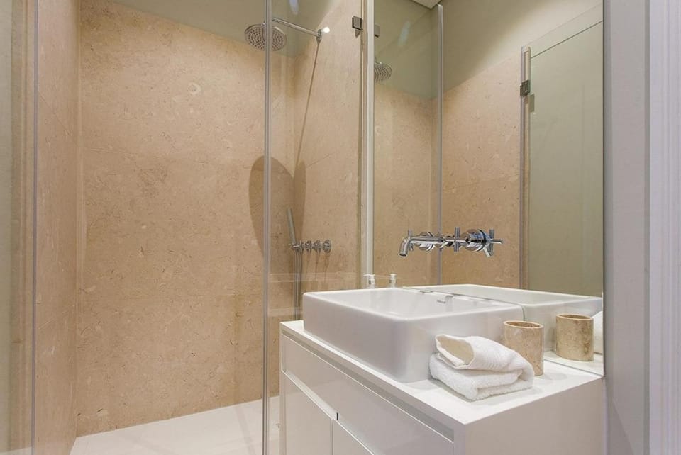 GuesReady - Exclusive flat near Lisbon Cathedral Apartment in Lisbon