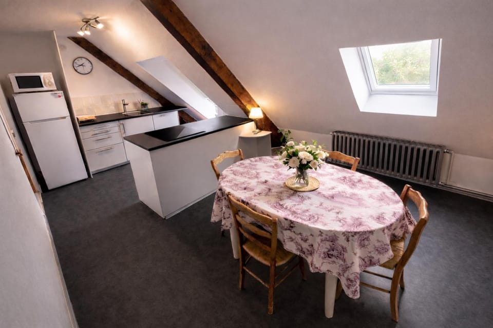 Dining area, kitchen