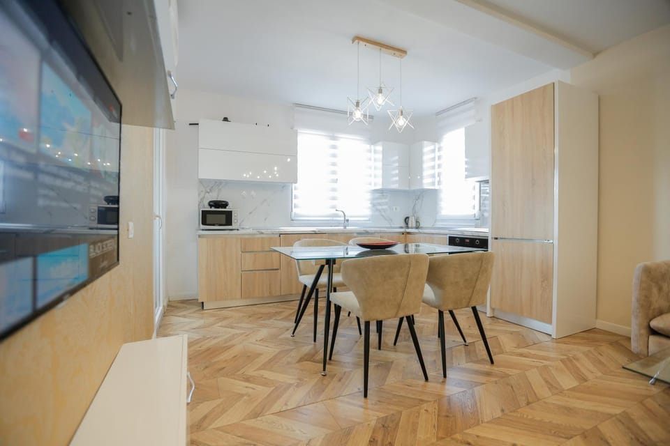 TV and multimedia, Kitchen or kitchenette, Living room, Seating area, Dining area, minibar, pet friendly, stove