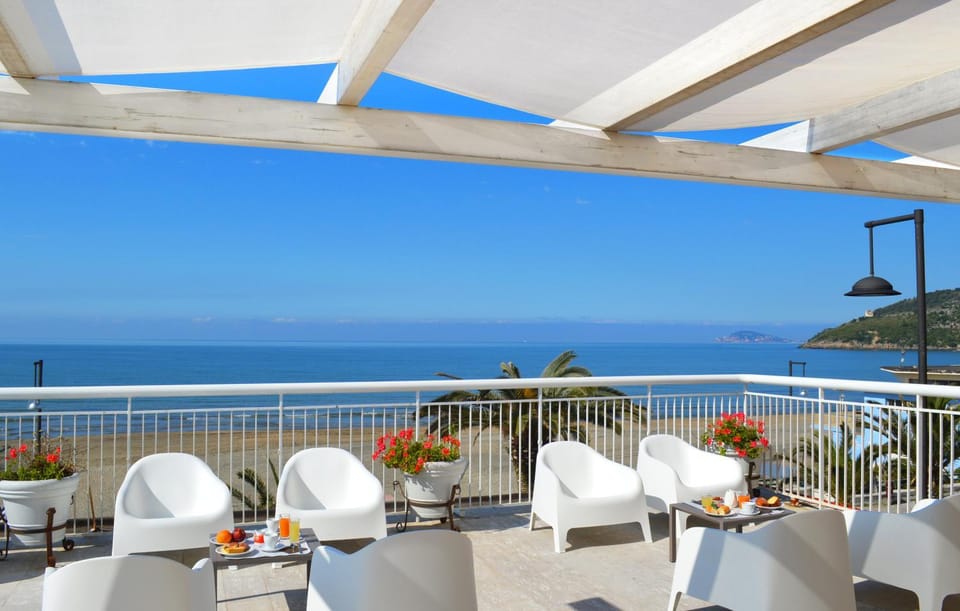 Patio, Day, Food, Sea view