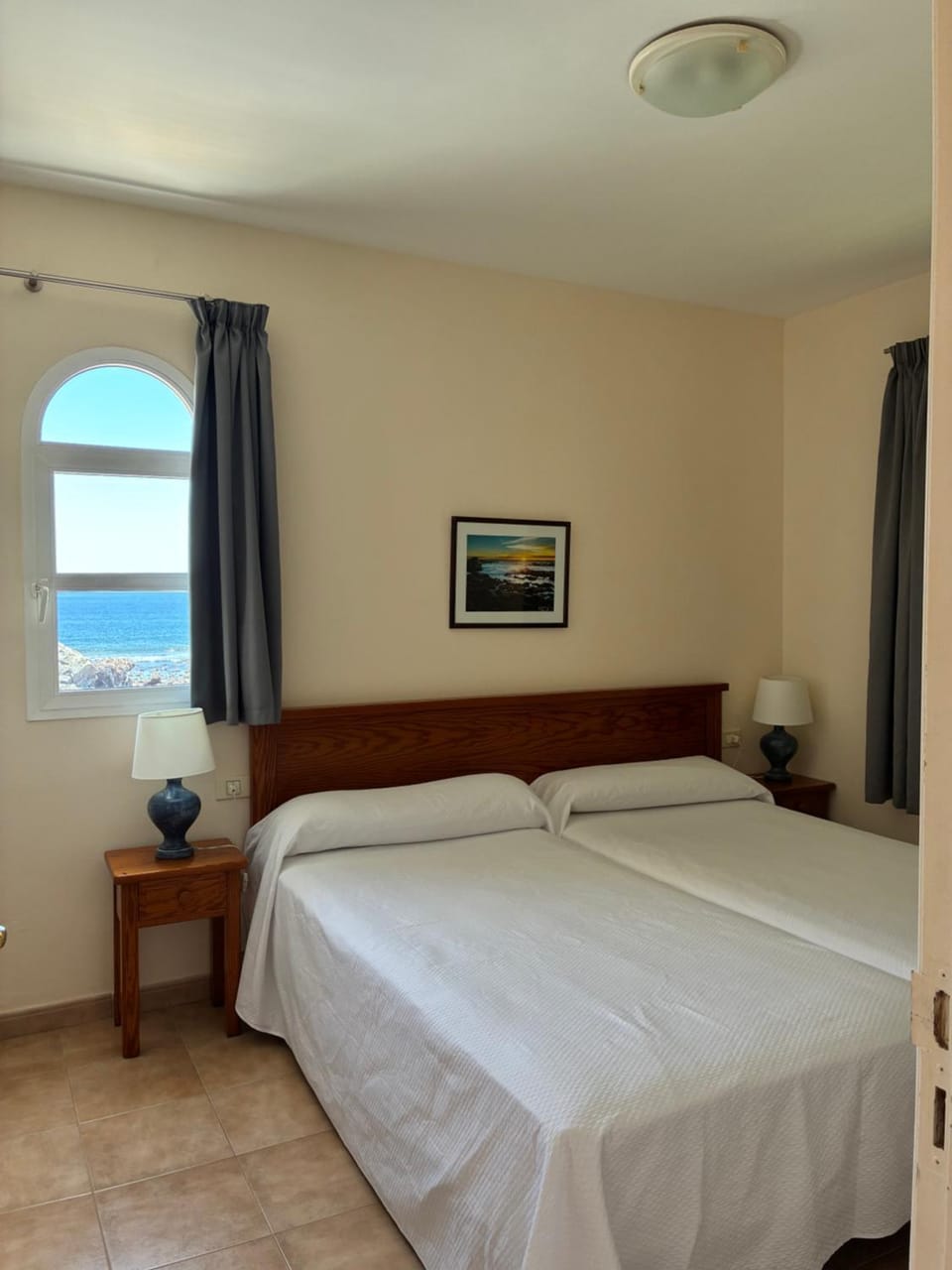 Bed, Natural landscape, Photo of the whole room, Bedroom, Sea view